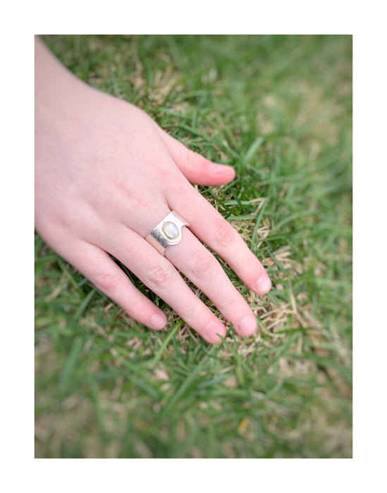 MOONSTONE RING